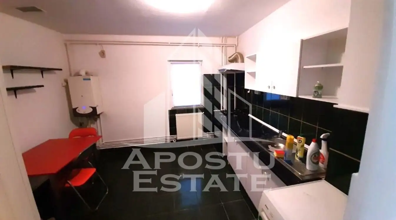 Apartament cu 2 camere, decomandat, situat in zona Girocului