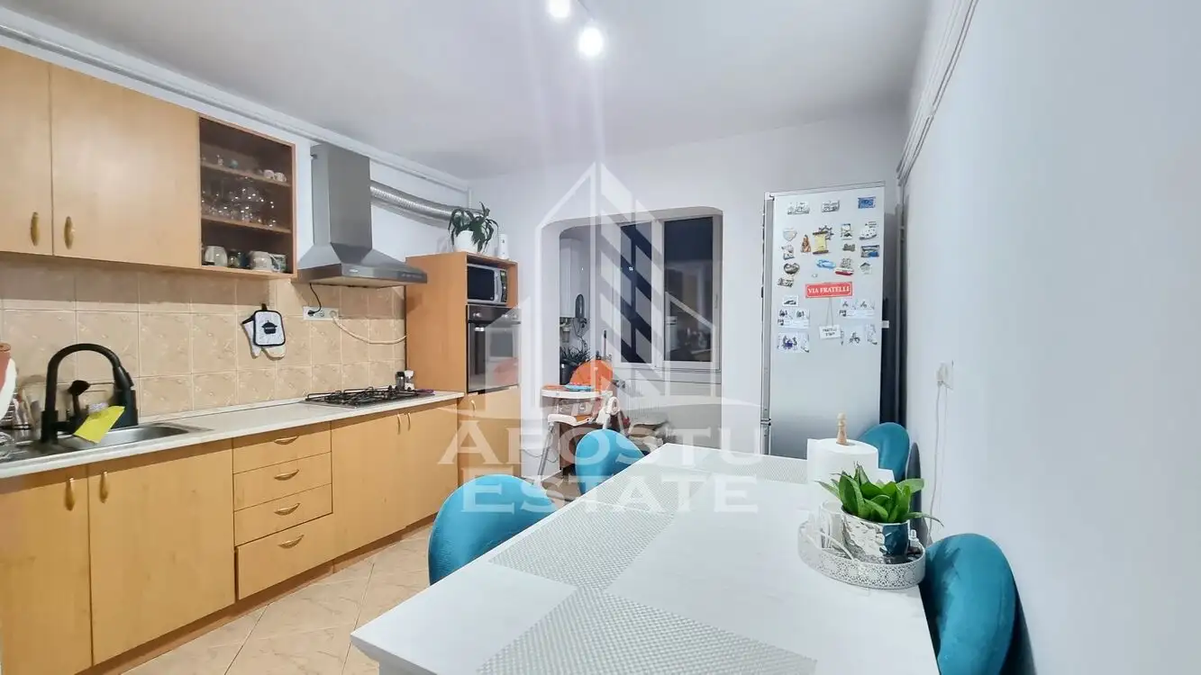 Apartament 3 camere decomandat, centrala proprie, Zona Torontalului