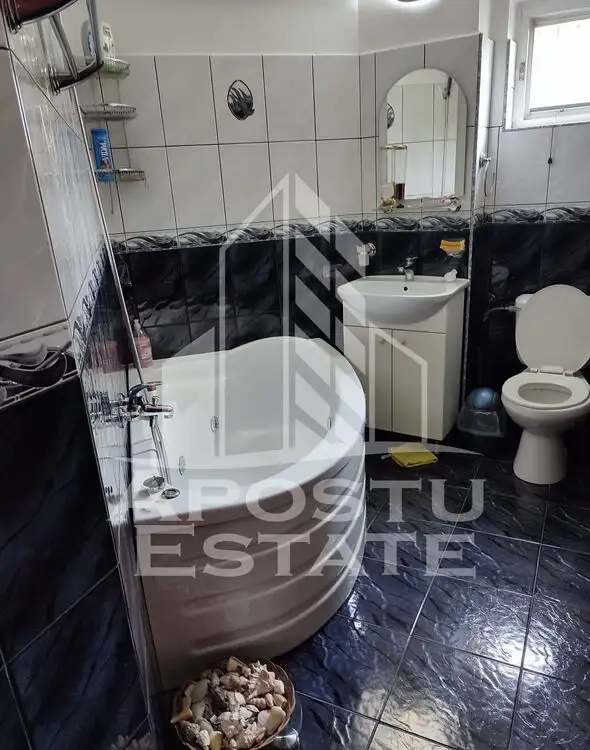 Apartament cu 3 camere in zona Girocului, centrala termica