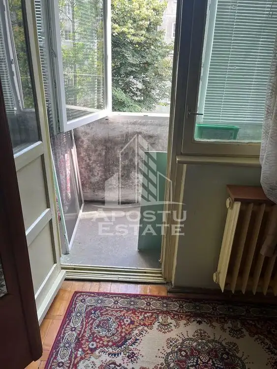 Apartament cu 2 camere, etajul 2 cu balcon, zona Sagului