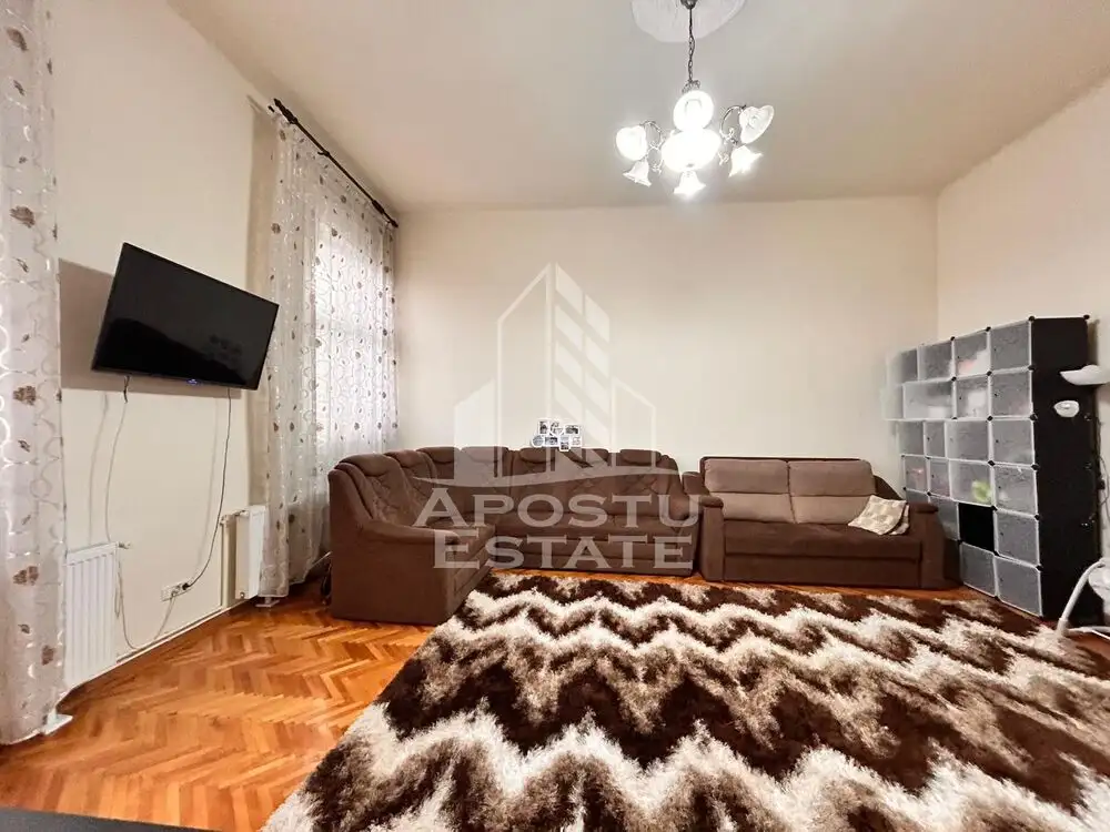 Apartament 2 camere, spatios, pod reabilitat, loc de parcare si garaj