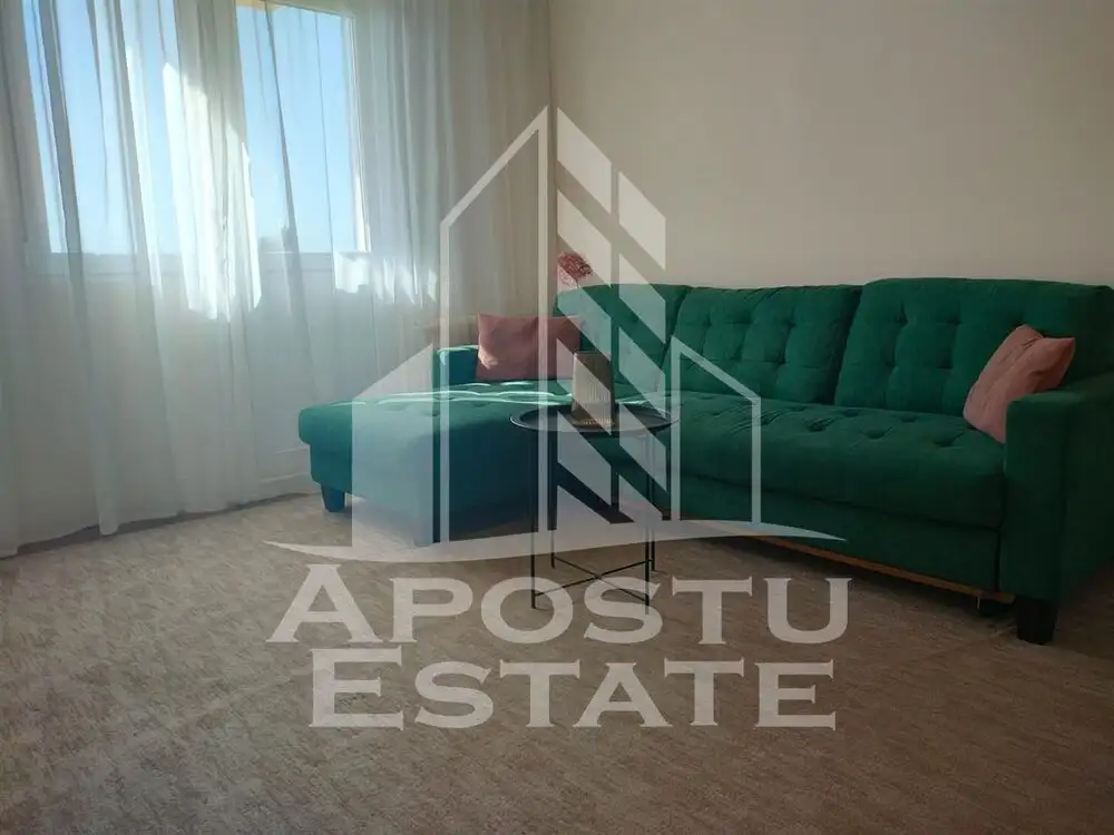 Apartament cu 2 camere semidecomandatin zona Vlaicu