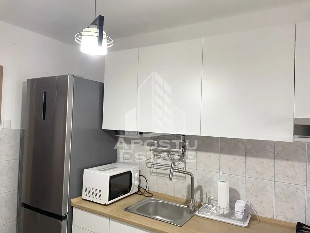 Apartament 3 camere, zona Medicina