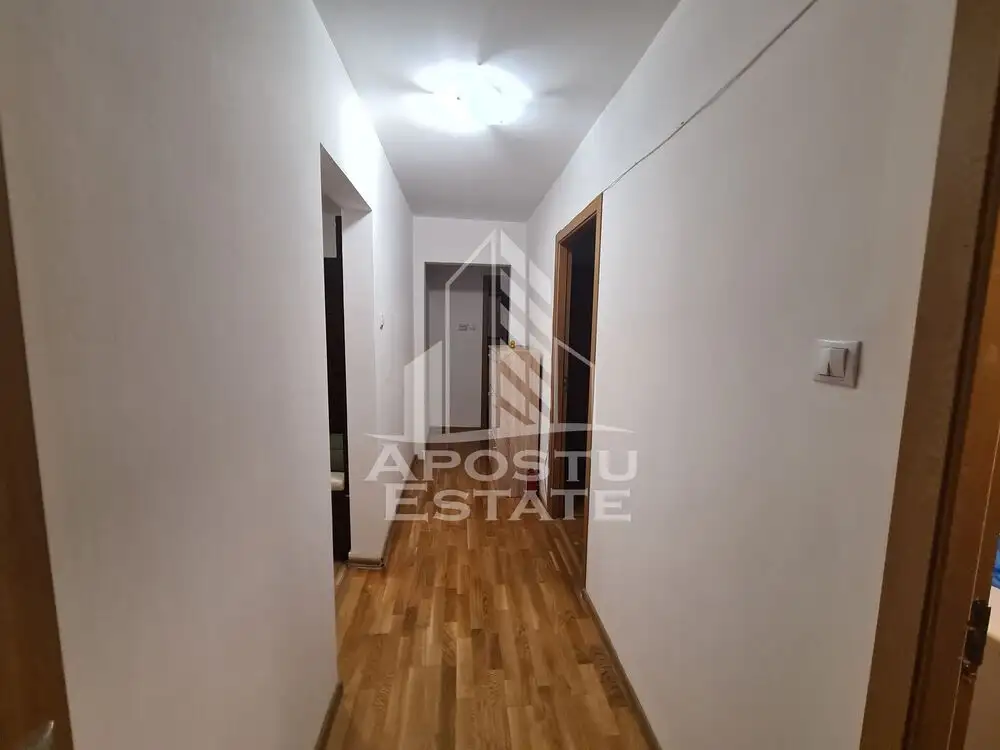 Apartament 4 camere, decomandat, renovat, situat central