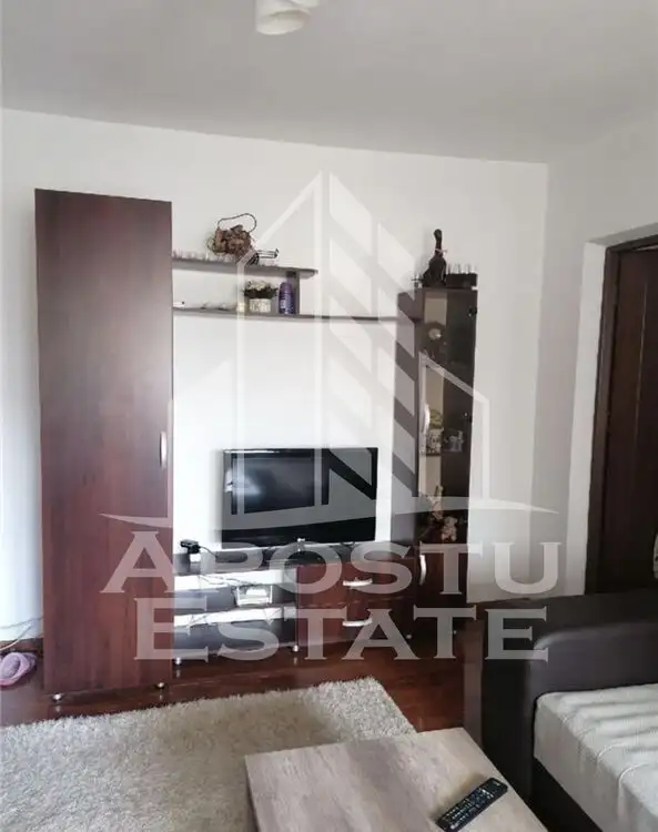 Apartament cu 3 camere, etajul 2, zona Take Ionescu