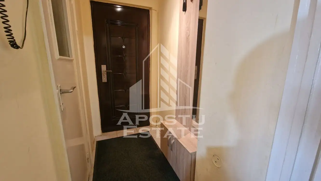 Apartament cu 3 camere, centrala proprie, zona Dacia