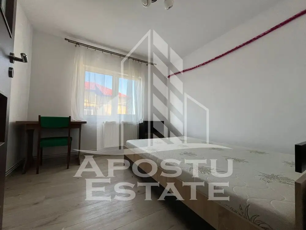 Apartament cu 4 camere, 2 bai si 2 balcoane complet renovat