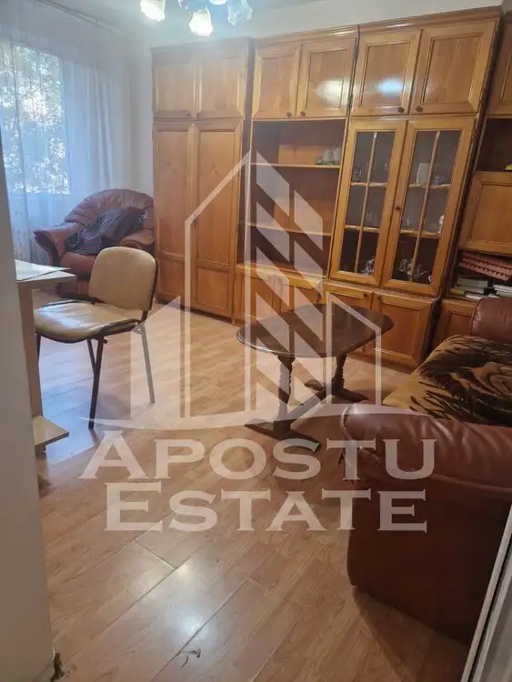 Apartament cu 2 camere, decomandat, in zona Cetatii