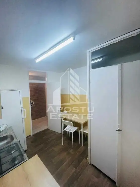 Apartament cu 2 camere, semidecomandat,etajul 2, Complexul Studentesc