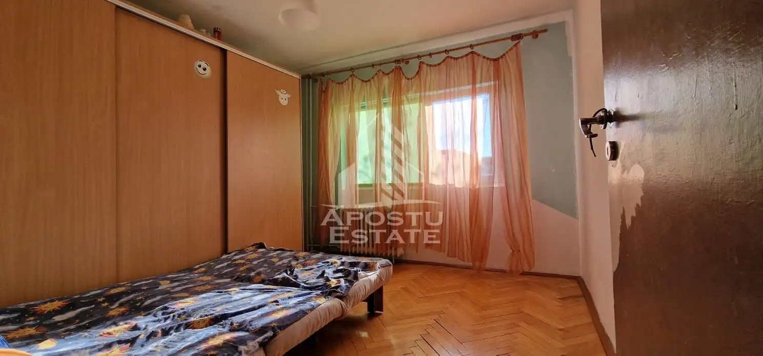 Apartament 3 camere, semidecomandat , Soarelui