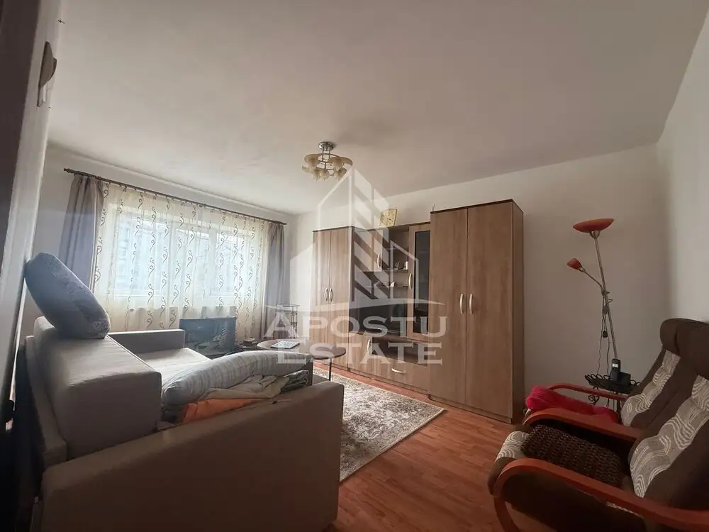 Apartament 2 camere , spatios , centrala proprie , zona Lipovei