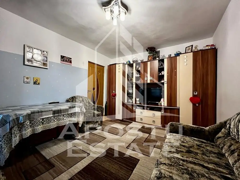 Apartament cu 2 camere  ,semidecomandat ,zona Vlaicu