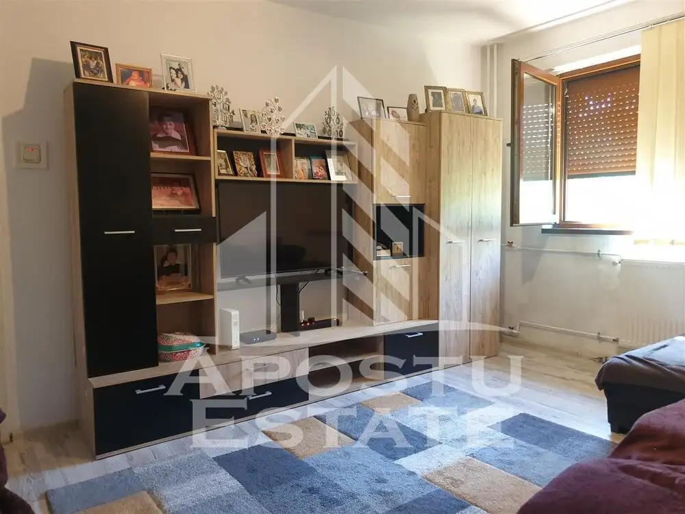 Apartament cu 4 camere in zona Dacia, semidecomandat