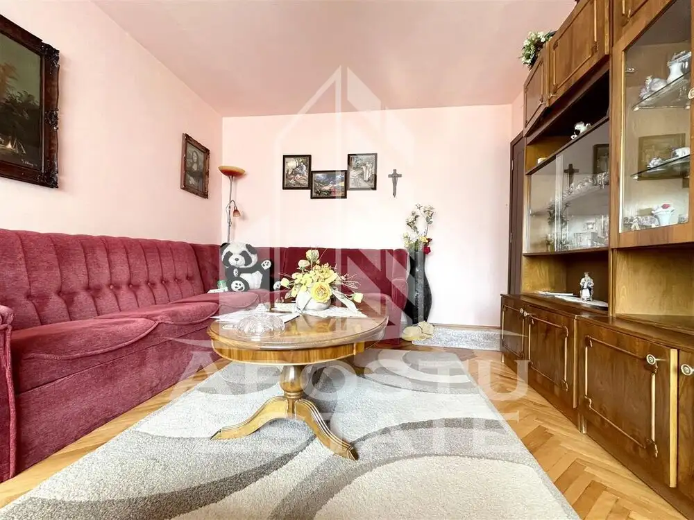 Apartament cu 3 camere garaj si boxa in CF situat in zona Girocului