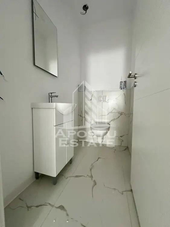 Apartament cu 3 camere, decomandat, terasa 50 mp, zona Planetelor