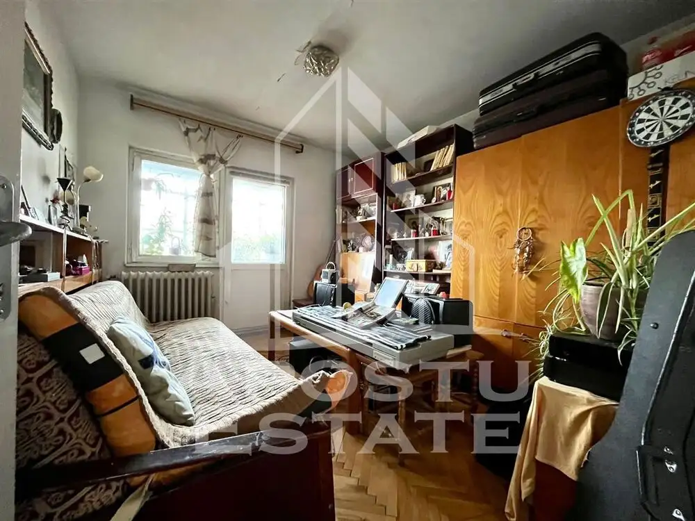 Apartament cu 4 camere, centrala proprie, zona Aradului