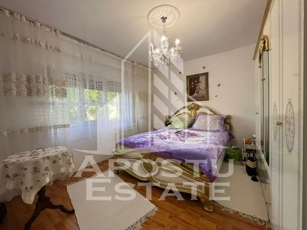 Apartament cu 2 camere, decomandat ,cu centrala proprie