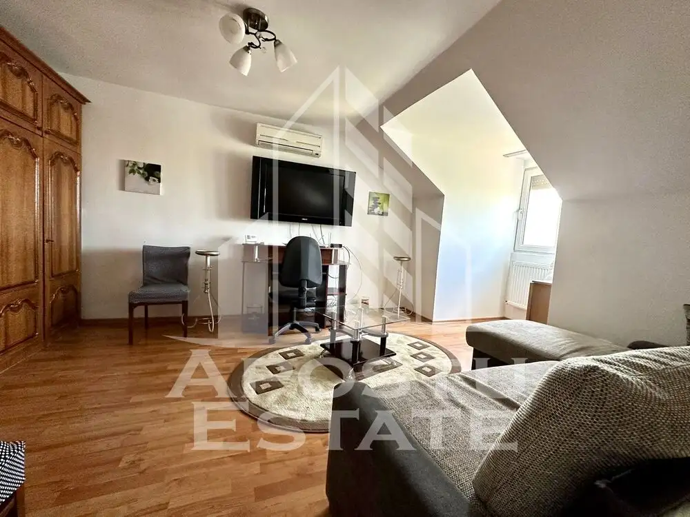 Apartament cu 3 camere, pe 2 niveluri,  zona Girocului