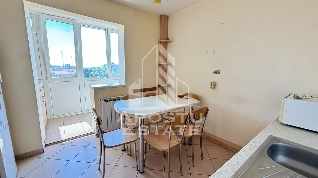 Apartament cu 3 camere, centrala proprie, Complexul Studentesc