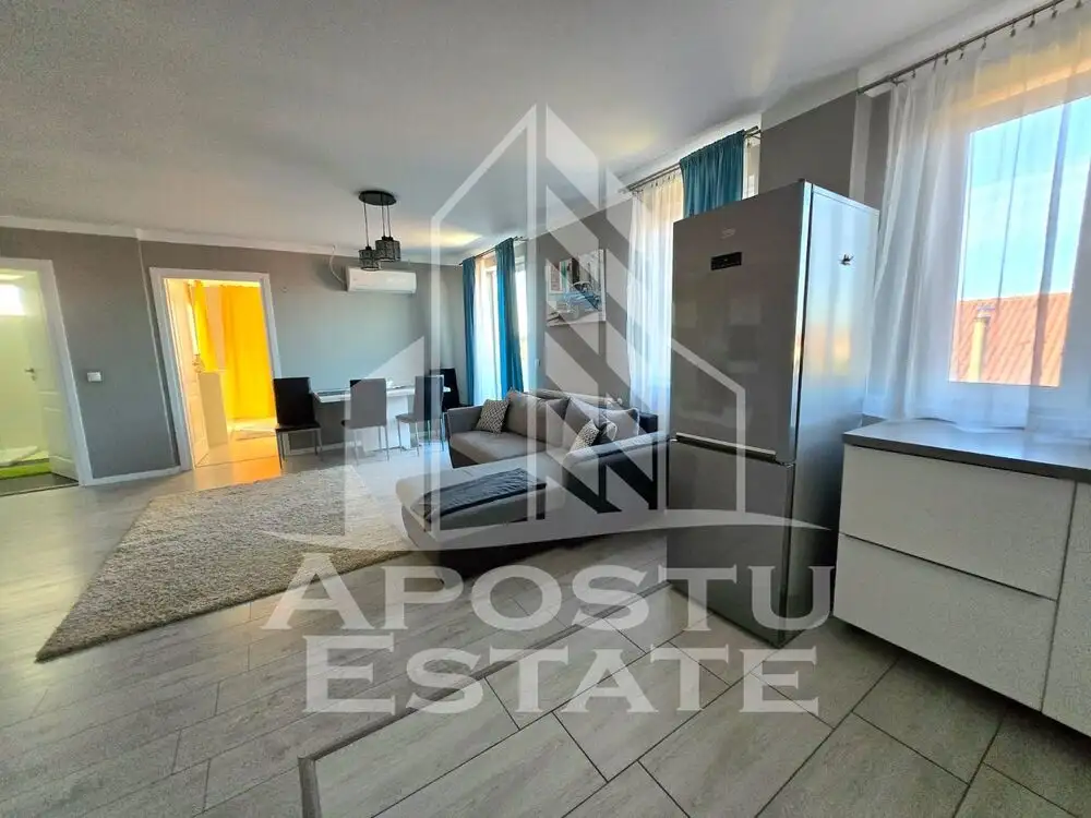 Apartament cu 3 camare, semidecomandat, zona Buziasului