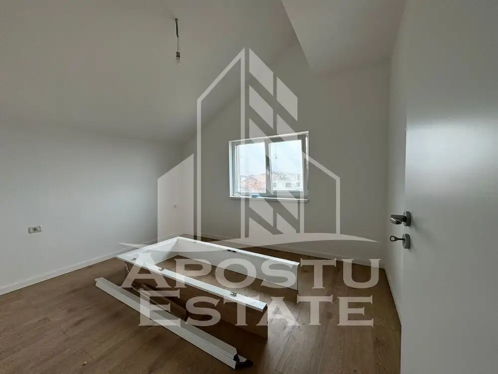 Apartament cu 2camere decomandat,spatiu de depozitare de 65mp