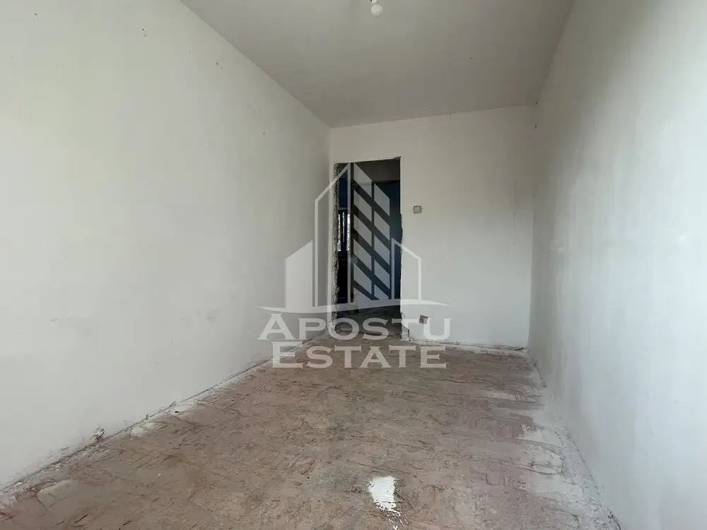 Apartament cu trei camere etaj intermediar Pta Doina Calea Sagului