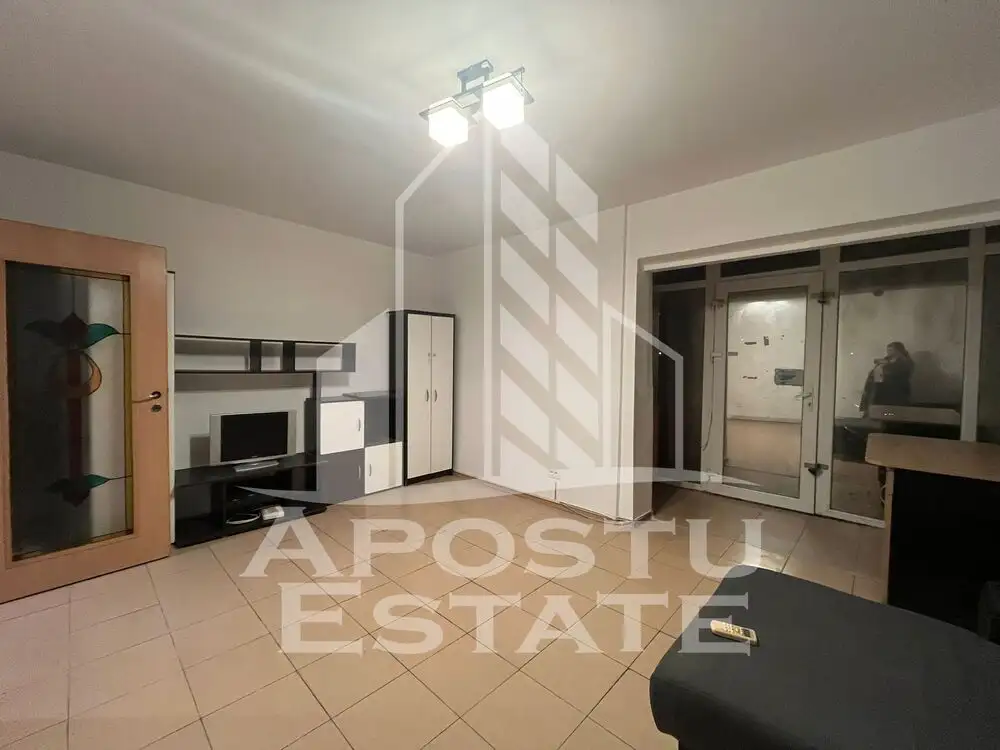 Apartament cu 2 camere, decomandat, situat in zona Girocului