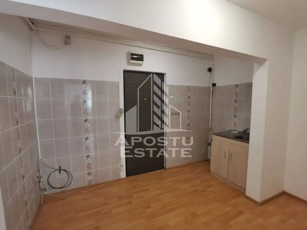 Vand apartament cu 2 camere, semidecomandat, etajul 1, zona Iosefin