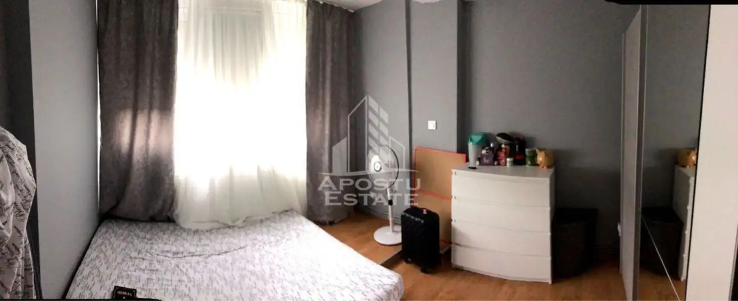 Apartament cu 4 camere, 2 bai, etaj intermediar, zona Soarelui