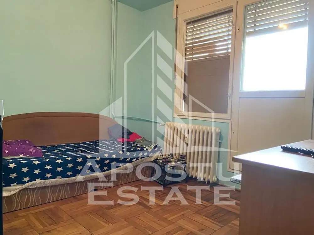 Apartament cu 2 camere decomandat zona Polivalenta