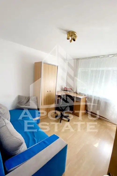 Apartament cu 2 camere decomandat 76 mp,centrală proprie,zona Alfa