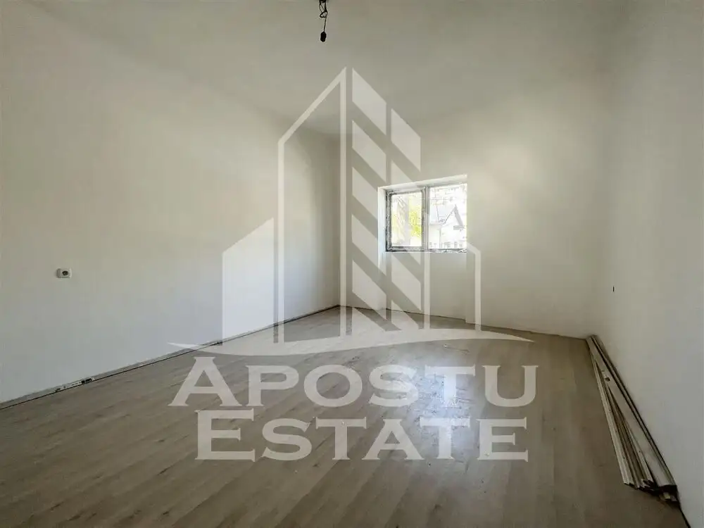 Apartament cu o camera si spatiu comercial zona Simion Barnutiu