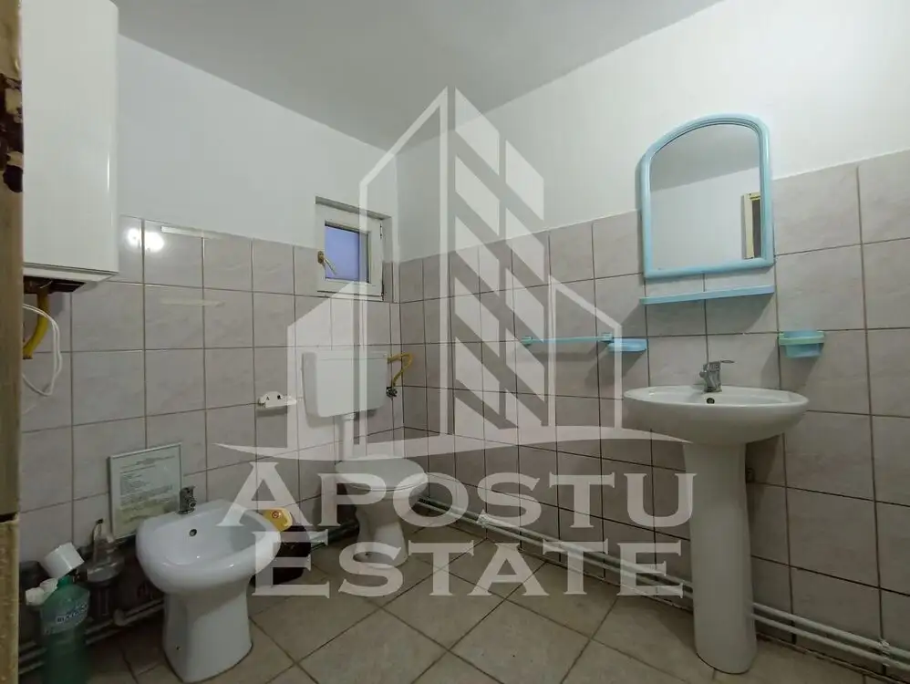 Apartament 3 camere 2 bai zona mehala la curte comuna