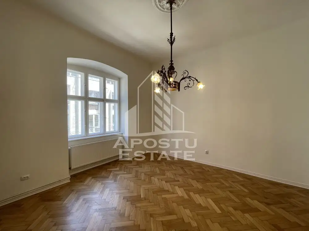 Spatiu pentru birouri, 100 mp, renovat recent, Piata Unirii