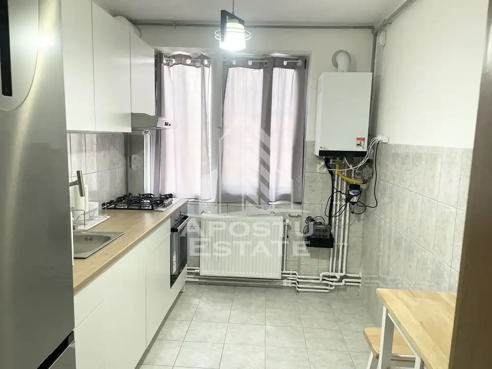 Apartament 3 camere, zona Medicina