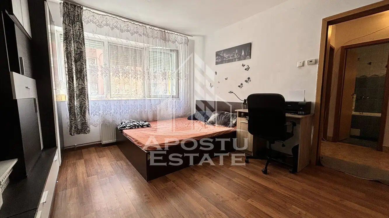 Apartament cu o camera, 32 mp,  Zona UMT