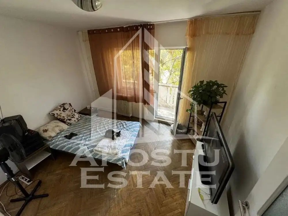 Apartament cu 4 camere, 2 bai si 2 balcoane in zona Sagului