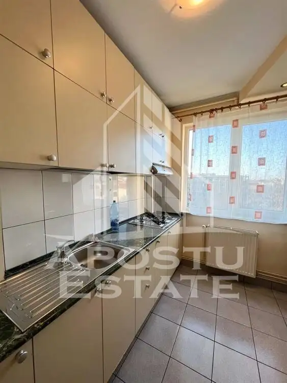 Apartament ultracentral 3 camere,  centrala proprie