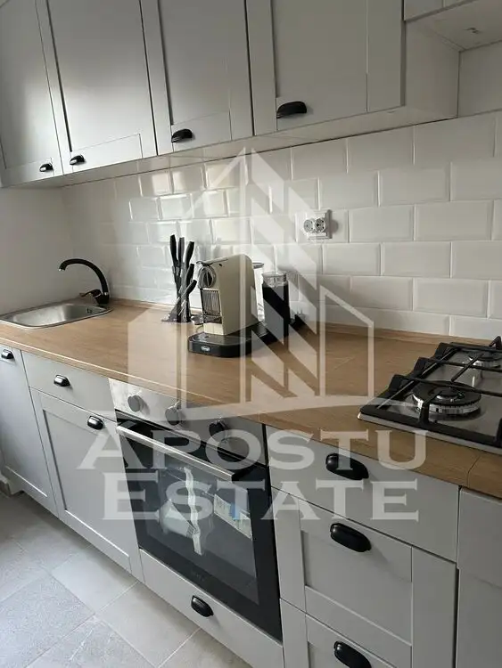 Apartament cu 3 camere, etajul 2, zona Dacia