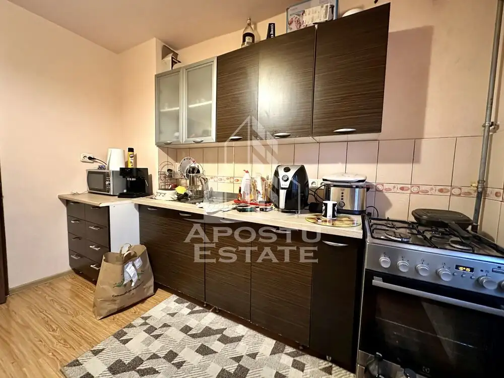 Apartament cu 2 camere, centrala proprie, zona Sagului