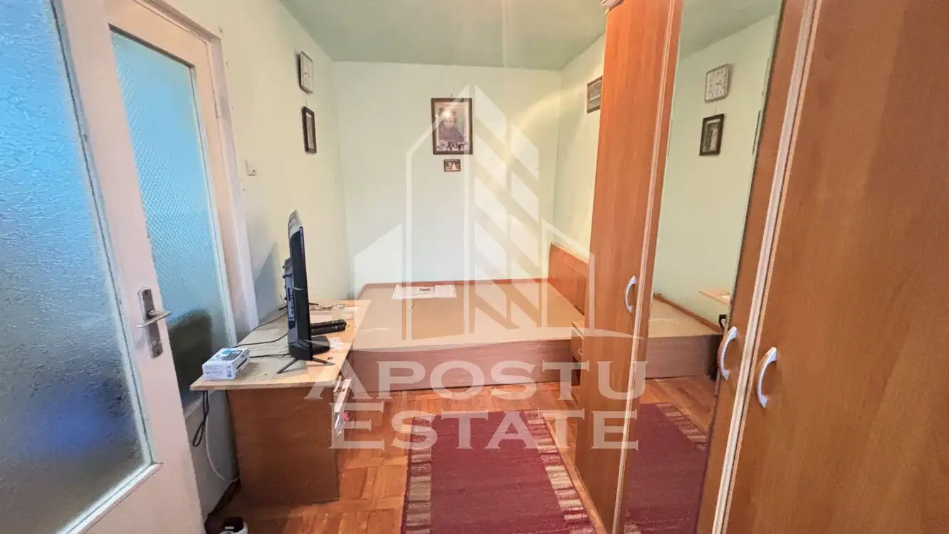 Apartament 2 camere, etaj 1, zona Sagului