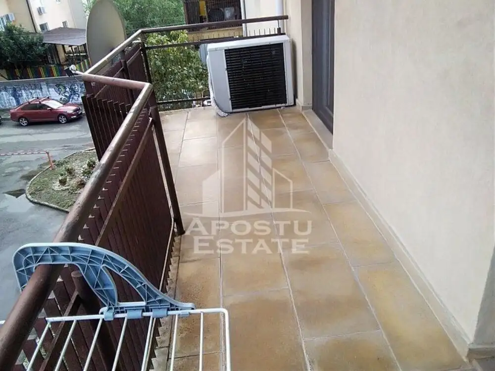 Apartament cu 3 camere decomandat zona Aradului