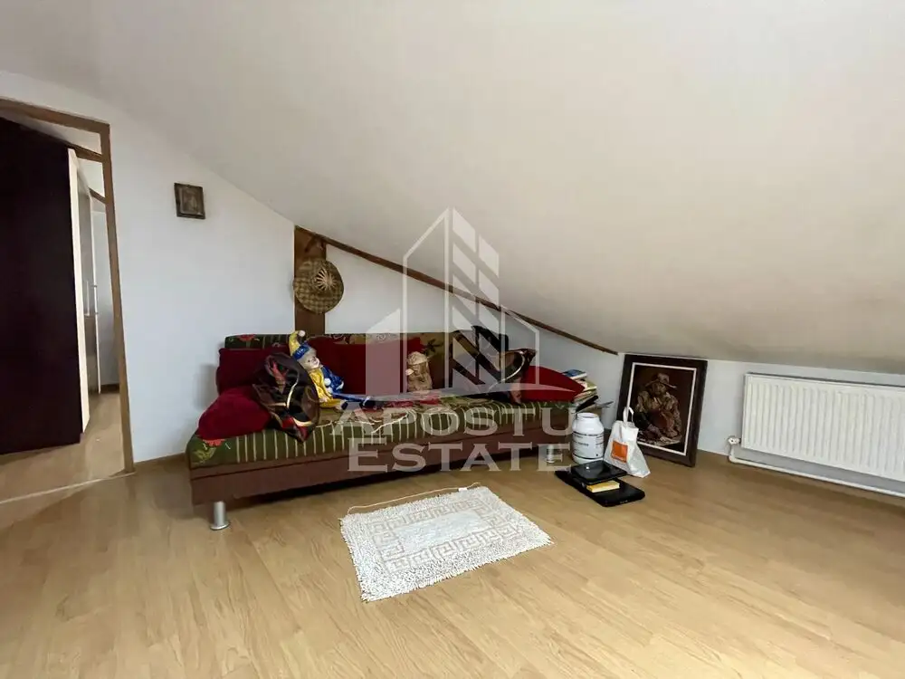 Apartament cu 3 camere, pe 2 niveluri, centrala proprie, Dambovita