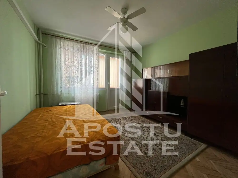 Apartament cu 2 camere, semidecomandat situat pe B-dul Dragalina