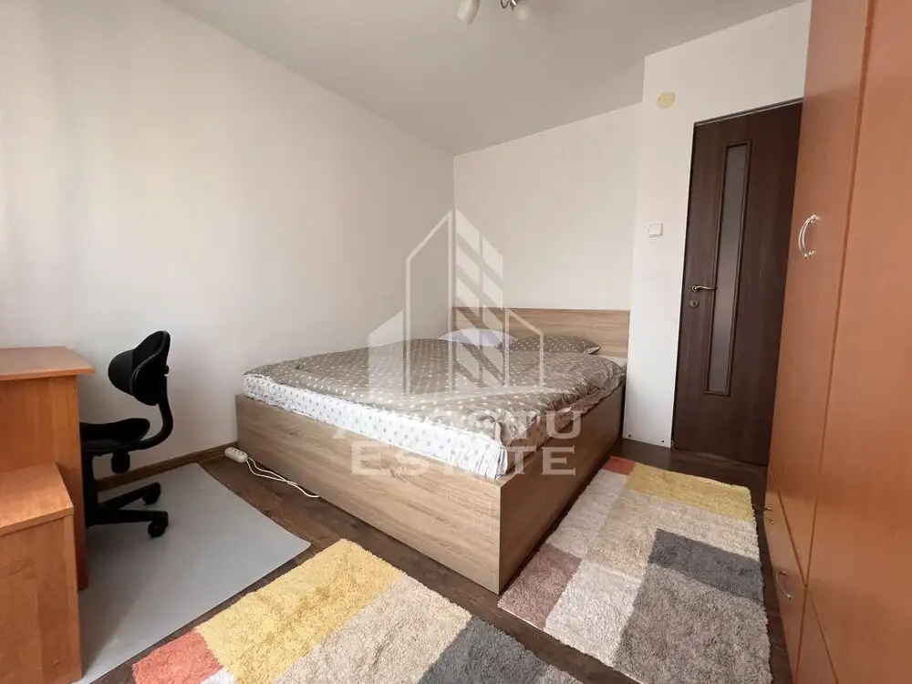 Apartament cu 3 camere, 2 balcoane,  Central