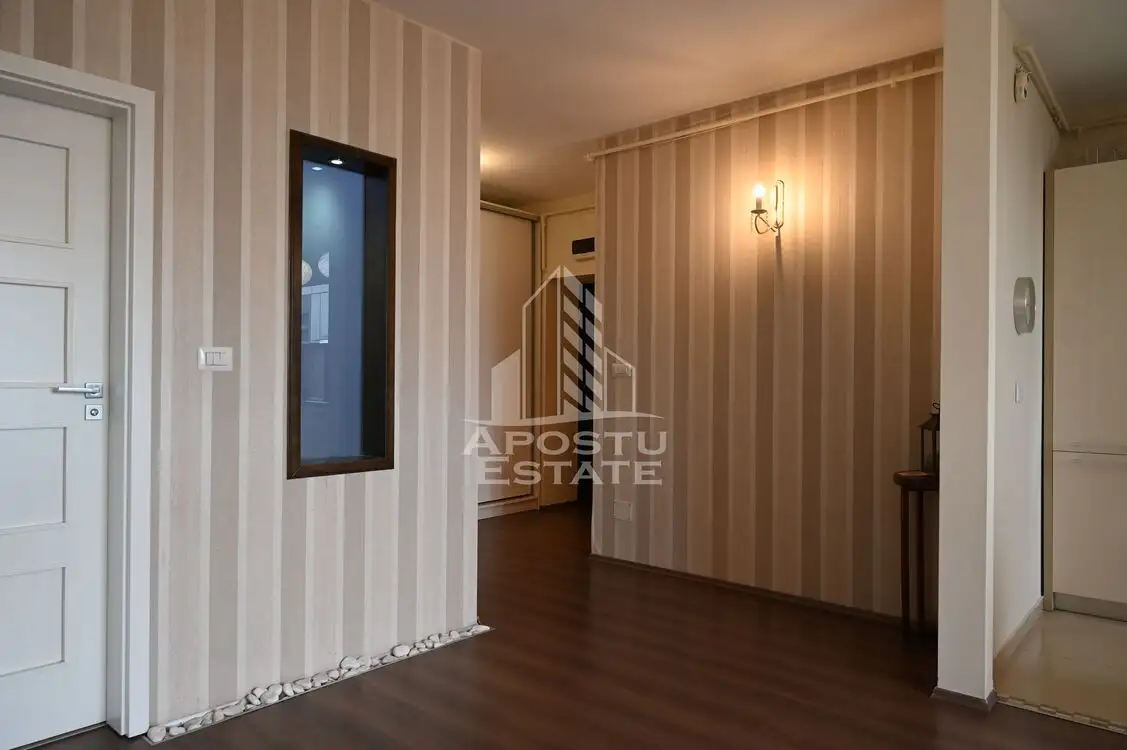 Apartament 3 camere, 101 mp, Polivalenta