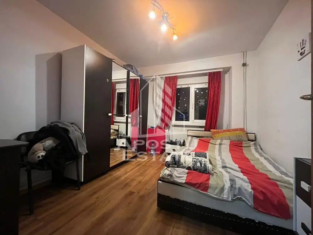 Apartament cu 2 camere, decomandat, etaj intermedar, zona Dambovita