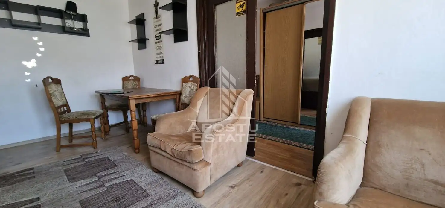 Apartament cu 3 camere, etaj intermediar, AC , Sagului