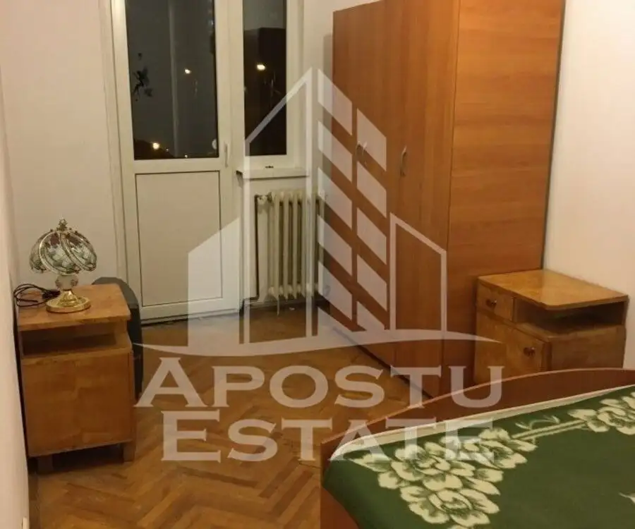 Apartament cu 3 camere, centrala termica, zona Circumvalatiunii