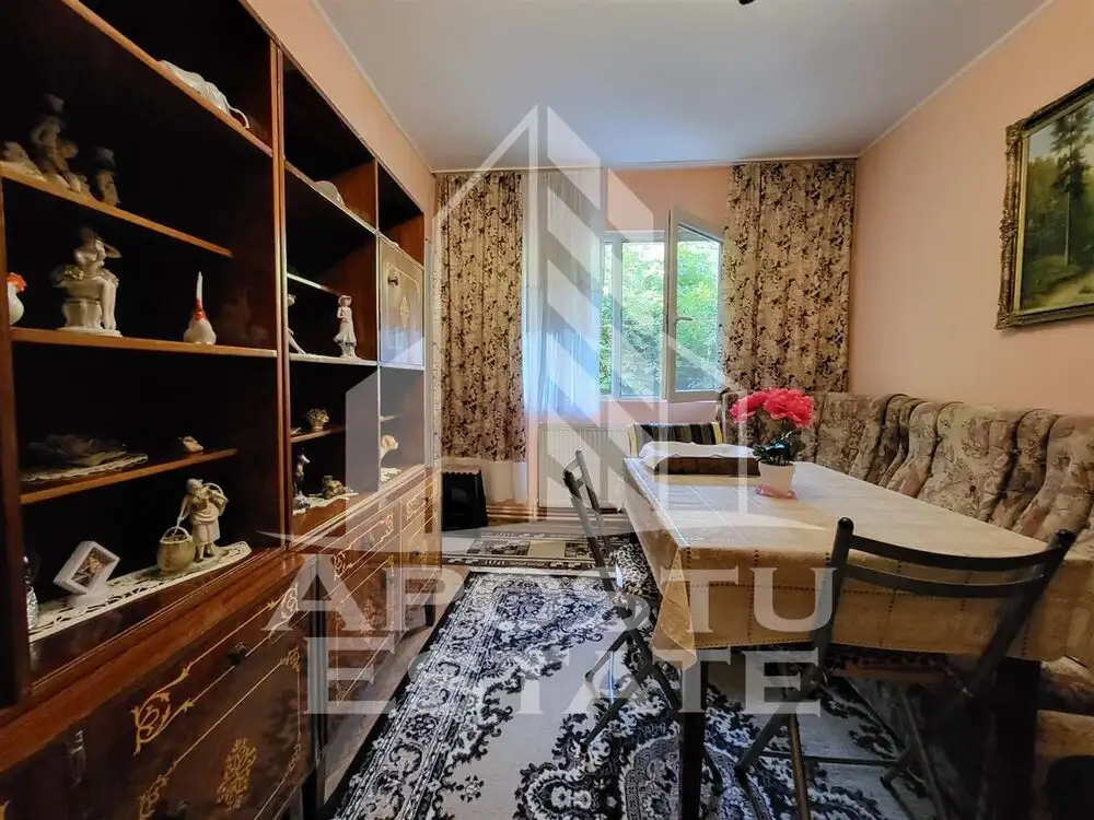 Apartament cu 4 camere, centrala proprie, zona Dacia